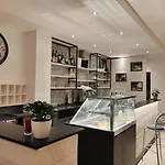 Hotel Luisa *