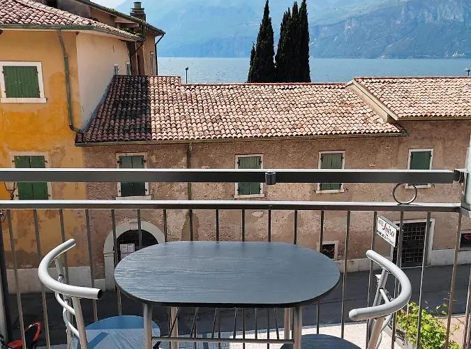 Luisa Brenzone sul Garda