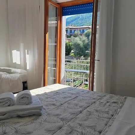 Luisa Brenzone sul Garda